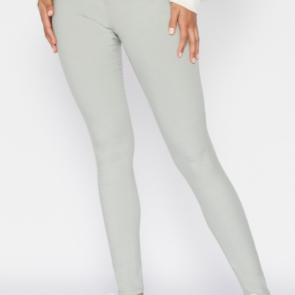 YMI Women's Hyperstretch Midrise Skinny Aloe M